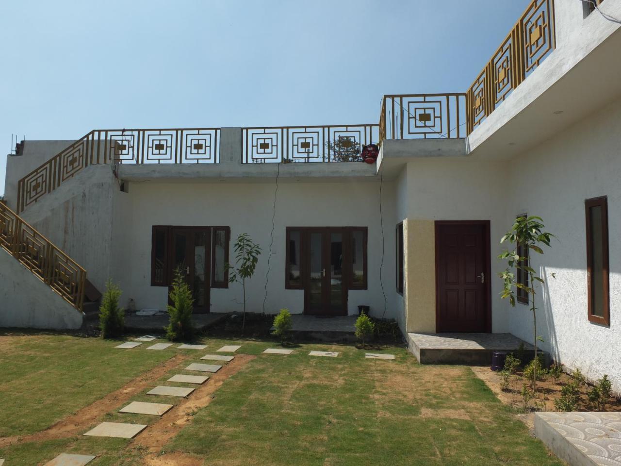 Sushmika Resorts Inn Yercaud Buitenkant foto