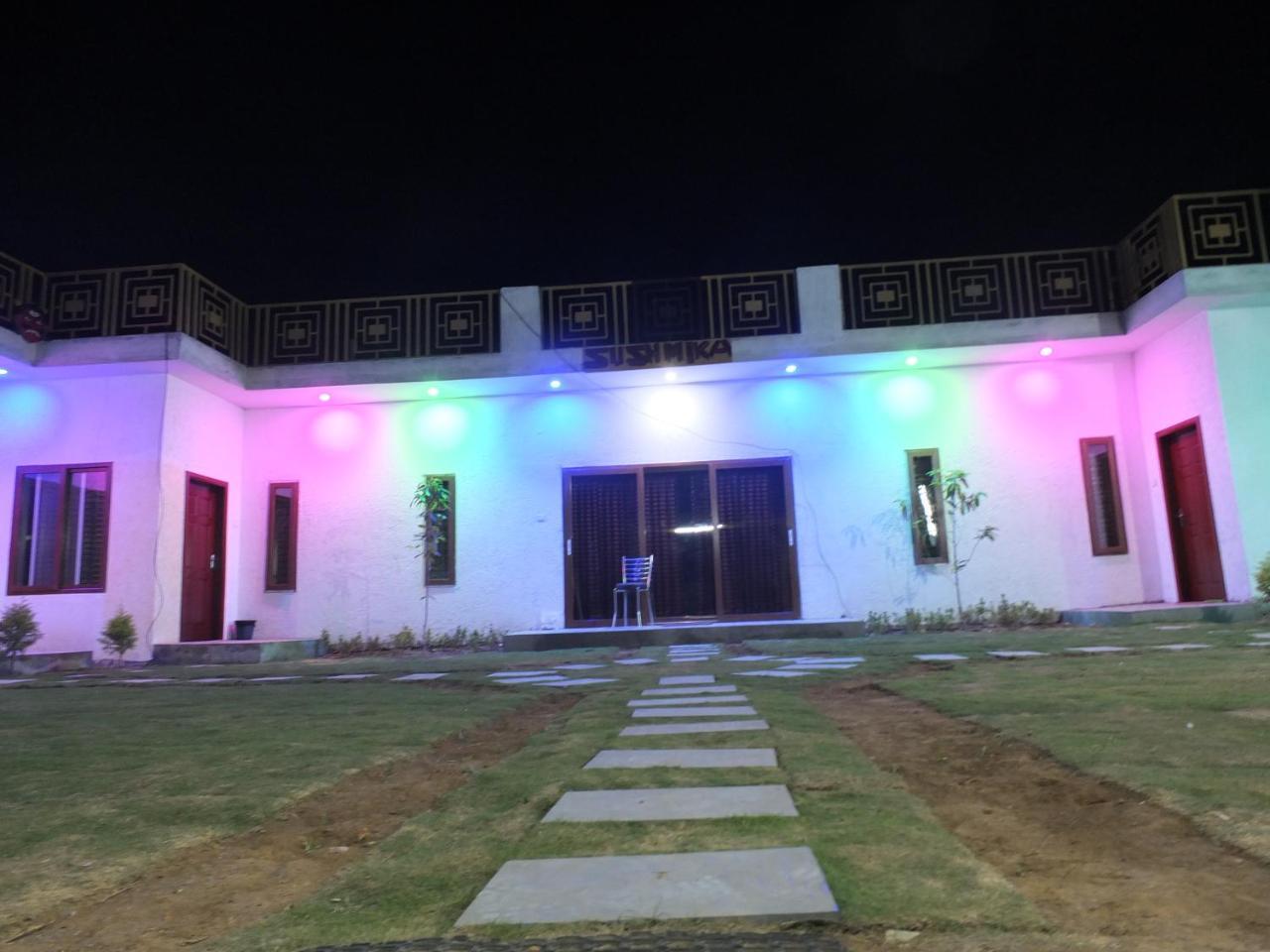 Sushmika Resorts Inn Yercaud Buitenkant foto