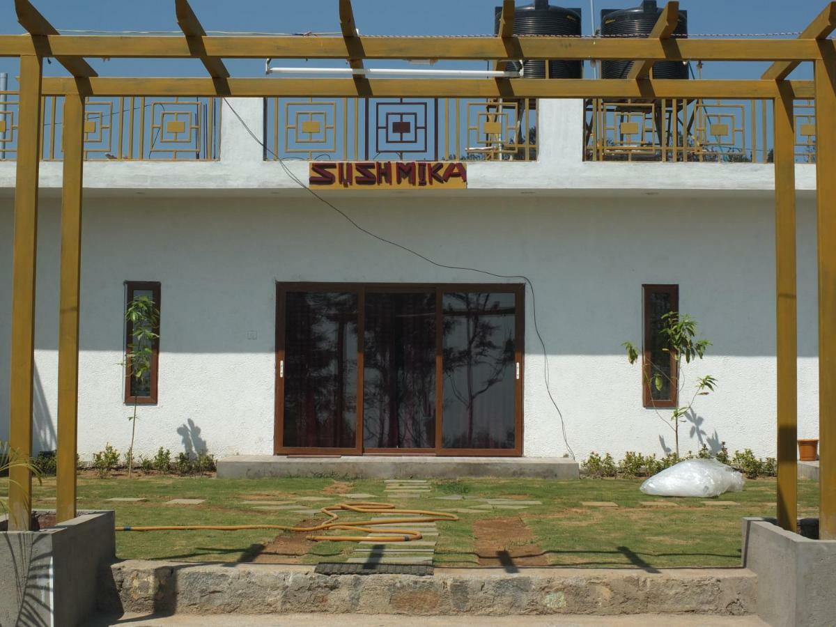 Sushmika Resorts Inn Yercaud Buitenkant foto