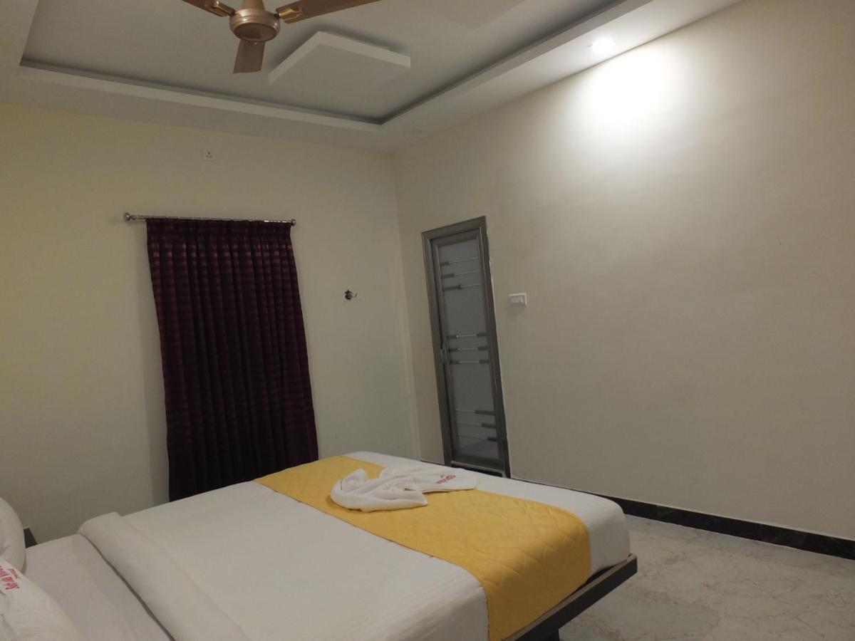 Sushmika Resorts Inn Yercaud Buitenkant foto